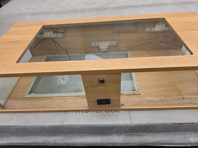 Vivexotic tortoise table