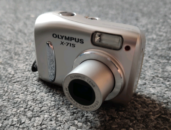 Olympus X-715 Digital Camera – 5MP, Fully Boxed, Excellent Condition