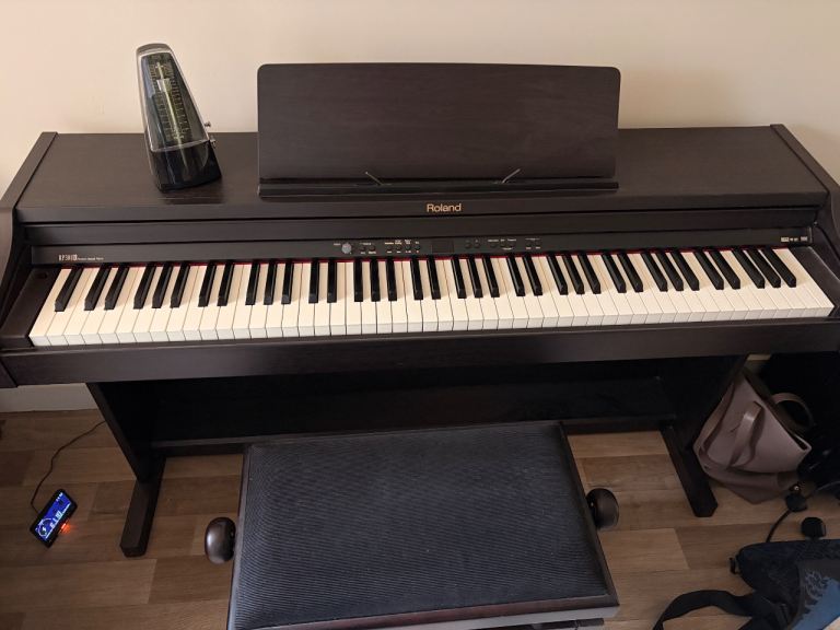 Roland RP301R Digital Piano – As New Condition | Bench + Metronome Included