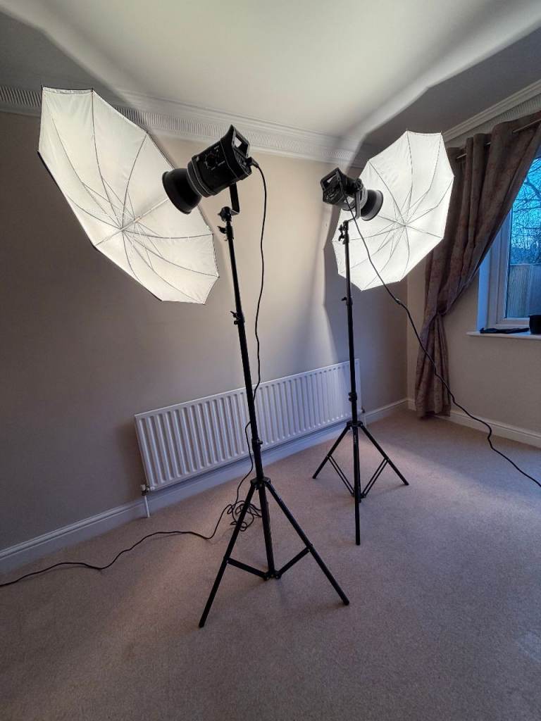 Photography studio lighting - Bowens Gemini GM400 2 Head Flash complete Kit