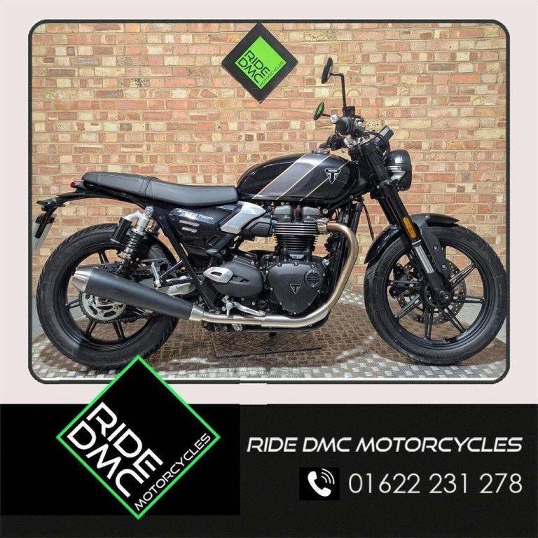 TRIUMPH SPEED TWIN 900 LOW MILEAGE 2025 - ULEZ COMPLIANT - WARRANTY 1/2/27 -