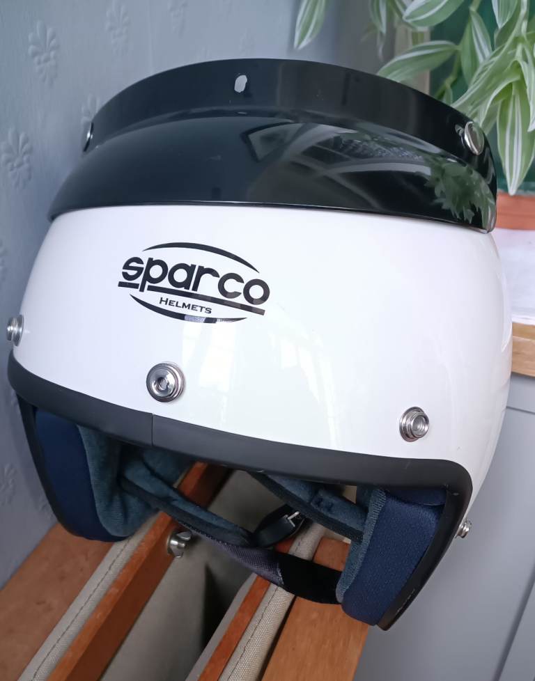 Crash helmet