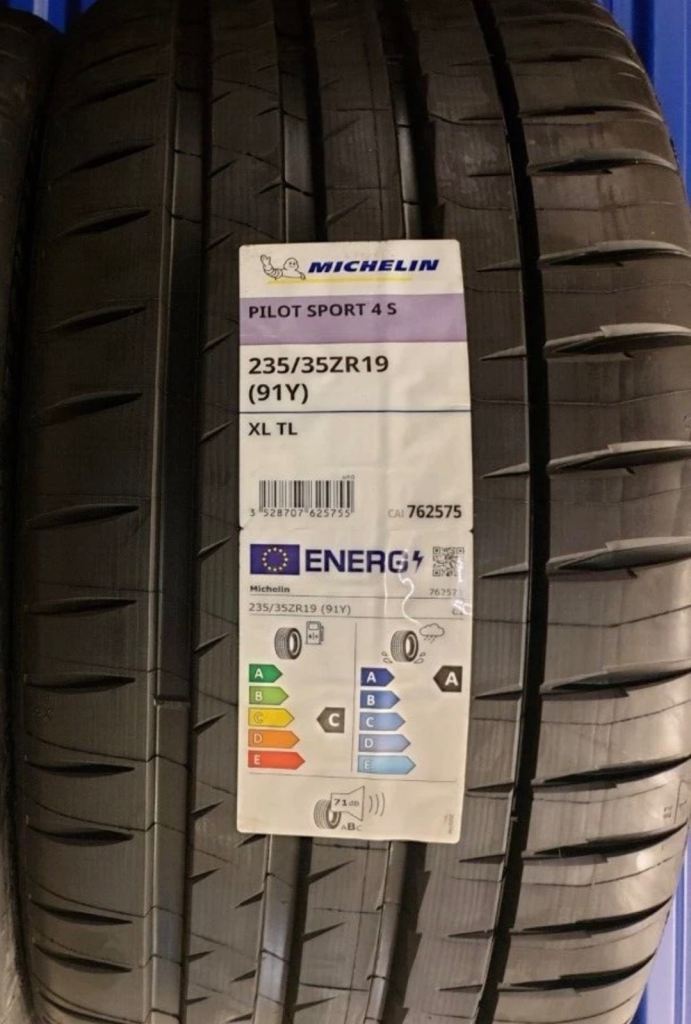 NEW Michelin PS4 235/35/19 91Y 