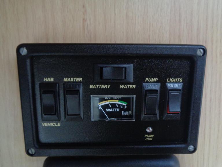 Auto-Sleepers Nuevo 2 Berth Peugeot Boxer DIESEL MANUAL 2004