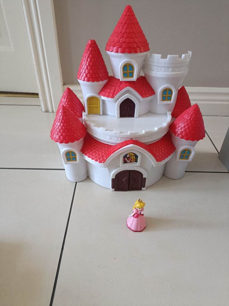 Bowsers Castle & Princess Peach Castle