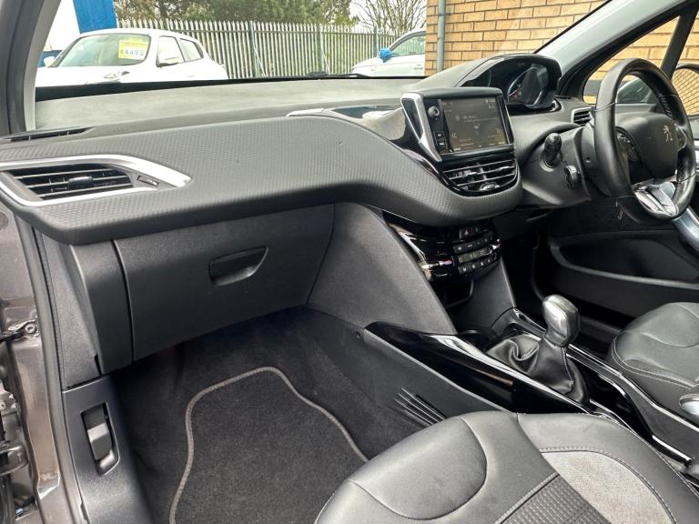 ** F.S.H ** 2017 (67) Peugeot 2008 1.6 BlueHDi Allure 5 dr hatchback ** VALUE **