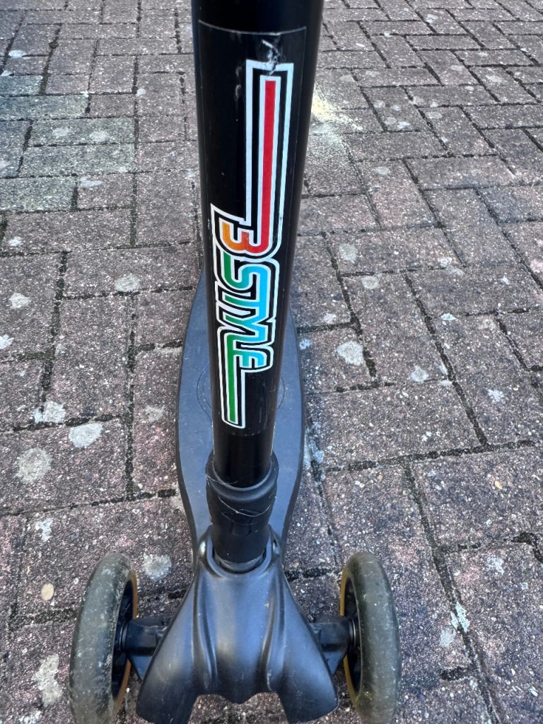 Child’s scooter 