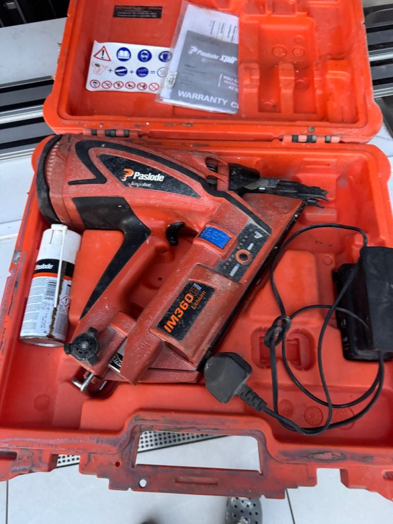Paslode IM360Ci Cordless Framing Nailer Kit - Good Condition