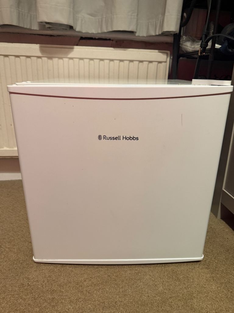 FREE 42Litre Fridge Russell Hobbs