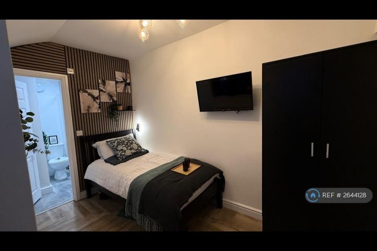 1 bedroom in Trinity Lane, Hinckley, LE10 (#2644128)