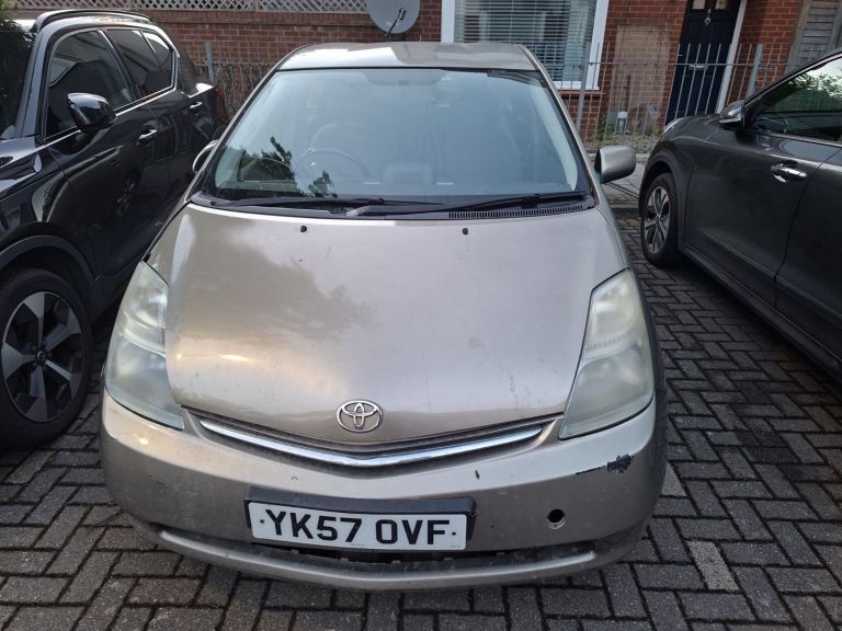 Toyota Prius 57 plate grey colour 