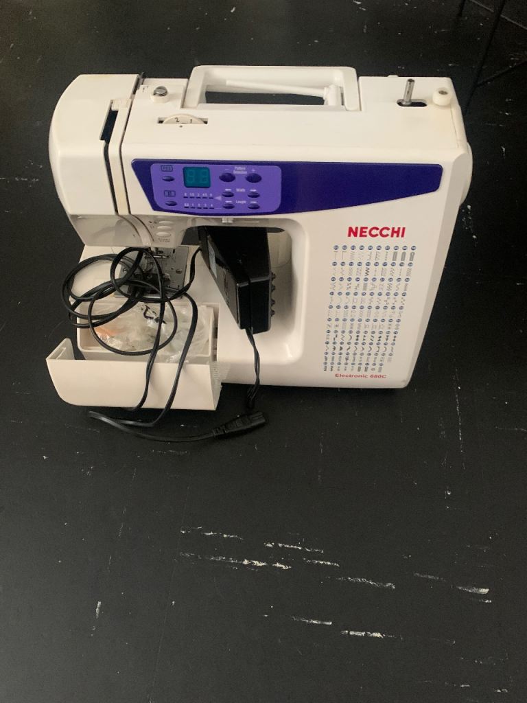 NECCHI Electronic 580 Sewing Machine with Foot Pedal and Cover