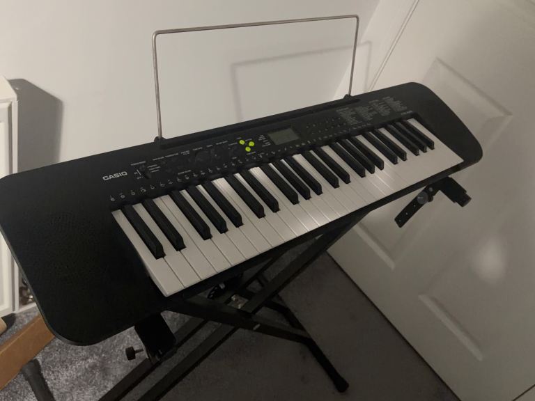 CASIO CTK-240 Electronic Keyboard with Stand – Good Condition