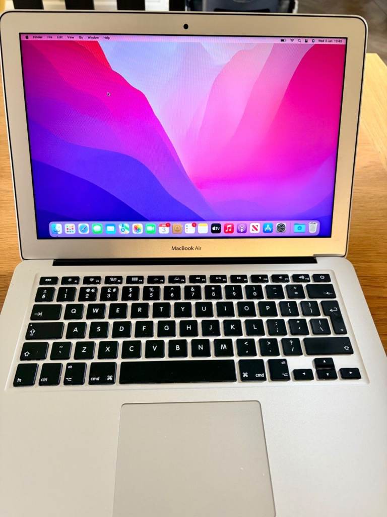 Apple MacBook Air 2017 13" A1466 8GB RAM Core i5 1.8 GHz 128GB Silver