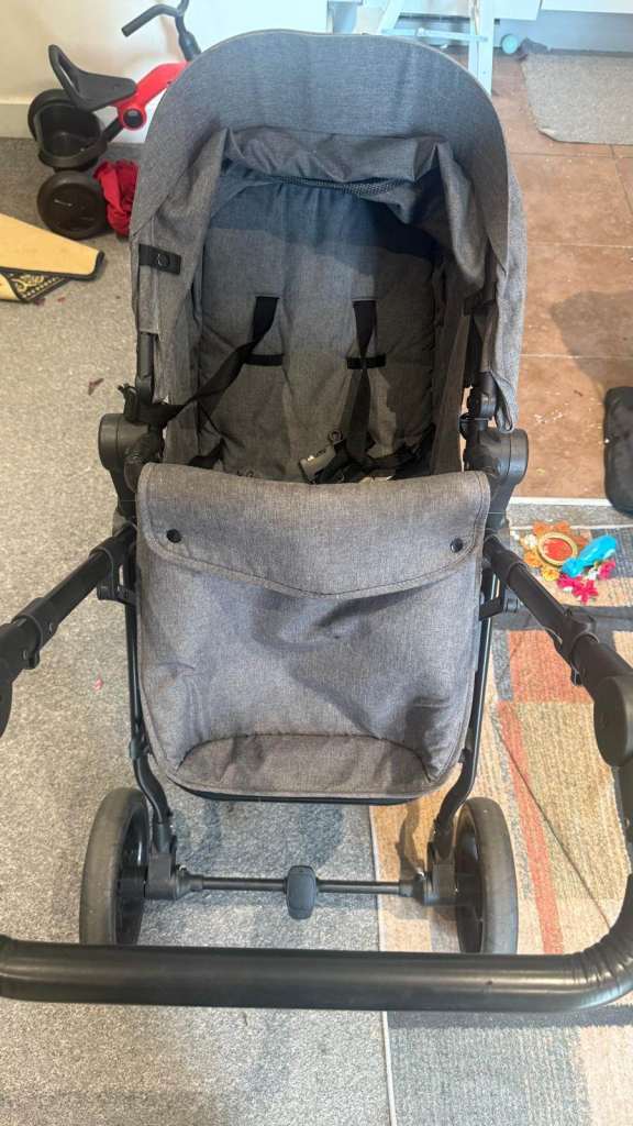 Grey Baby Pushchair/Stroller – Good Condition