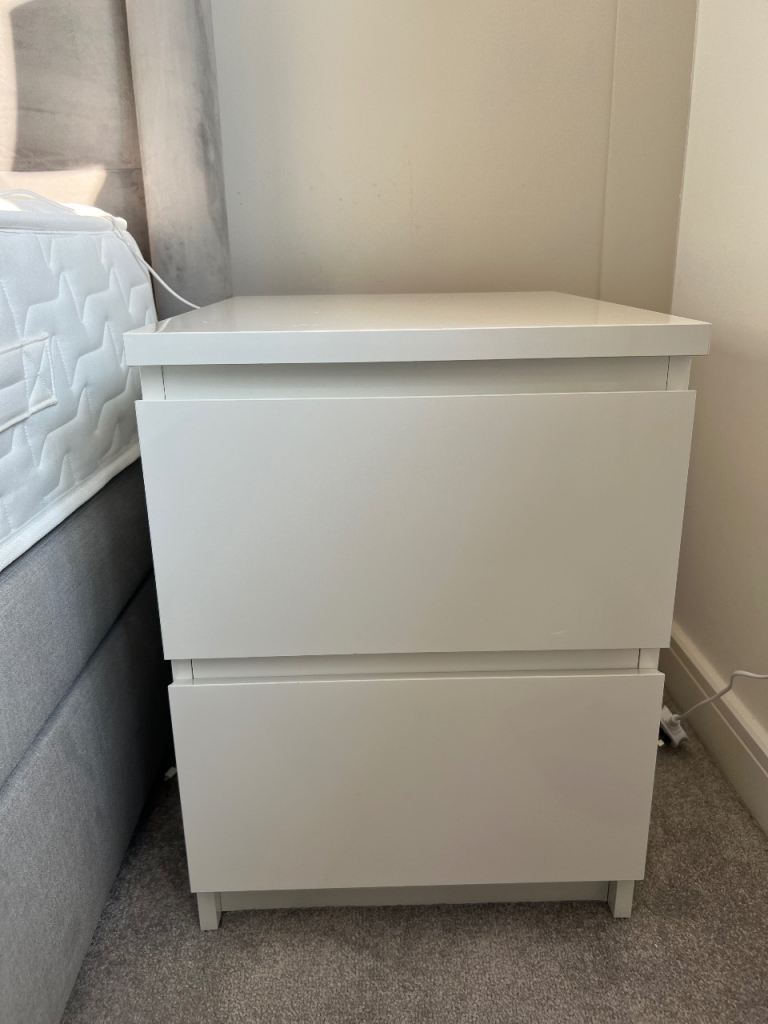 White Gloss Bedside Tables with 2 Drawers – Good Condition