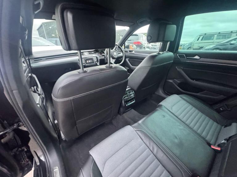 2015 Volkswagen Passat 2.0 TDI SCR 190 R-Line 4dr SALOON DIESEL Manual