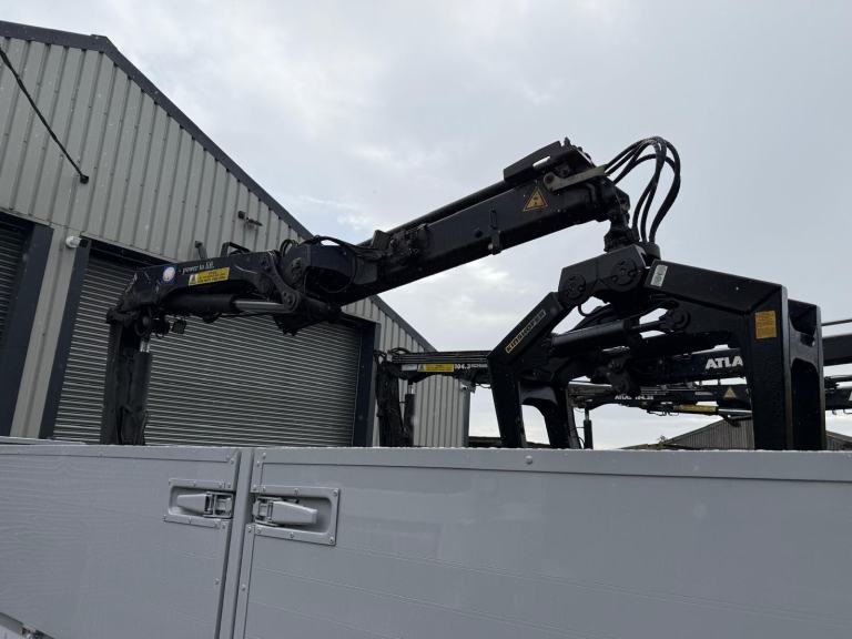 2014 DAF CF 330 DROPSIDE WITH HMF 1420 FOLD AWAY CRANE 