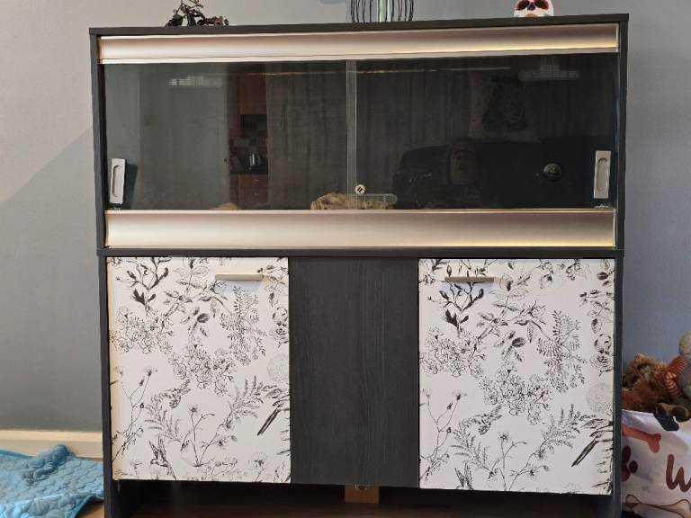 VivExotic vivarium and cabinet in anthracite