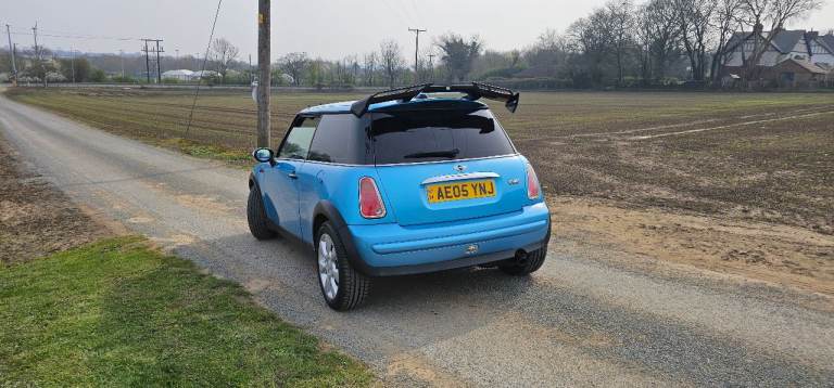 FOR SALE 05PLATE MINI COOPER 1.6 PERTOL 5-SPEED MANUAL MOT JULY 2026