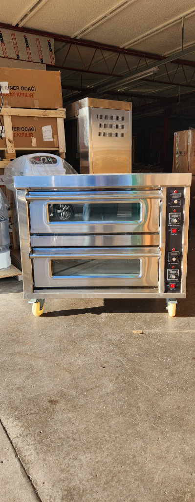 LARGE COMERCIAL PIZZA OVEN BRAND NEW