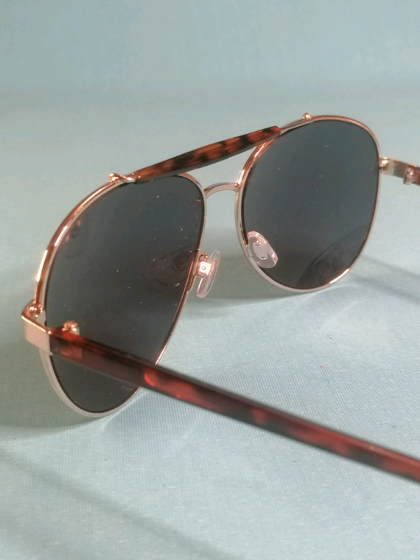 Sunglass. good condition 