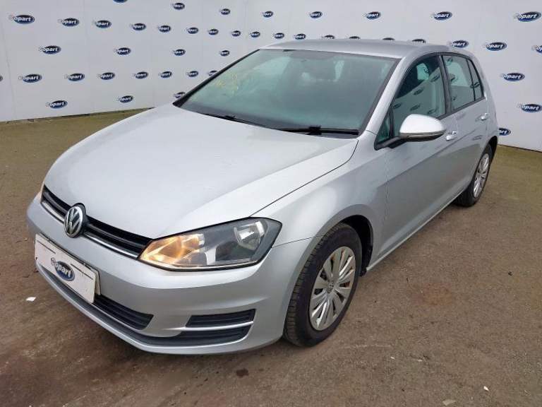 Breaking VW Golf MK7 2014 5 Door 1.6 TDI CLHA 5 Speed MWW Silver Wheel