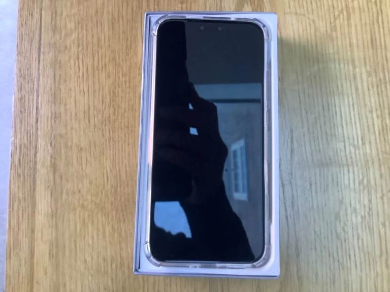 Honor Magic 8 Pro 512Gb , Silver ,Unlocked ,UK Version, Dual Sim, Used Once