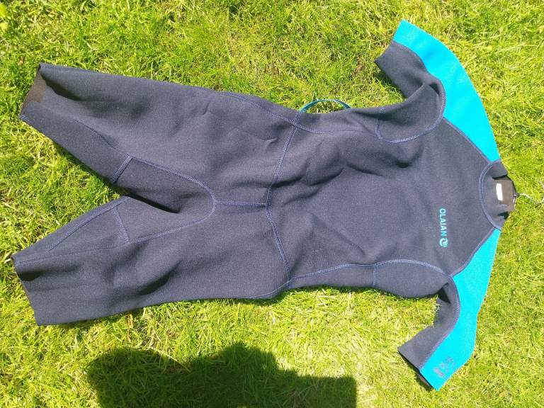 Boys wet suit, suitable for 7-8 years of age