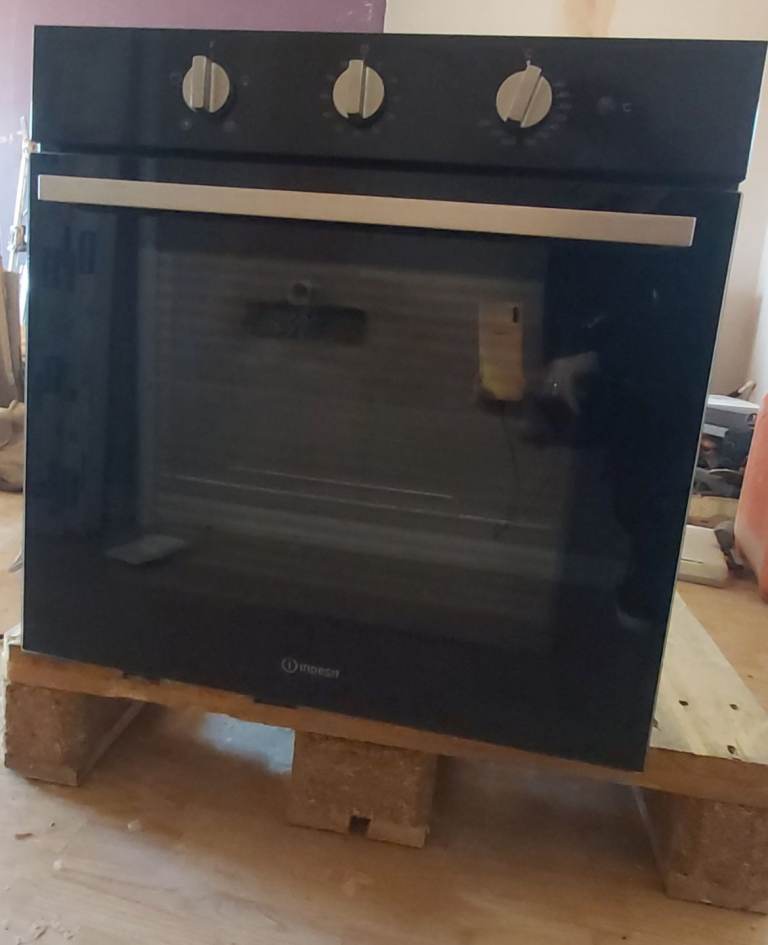 Indesit oven
