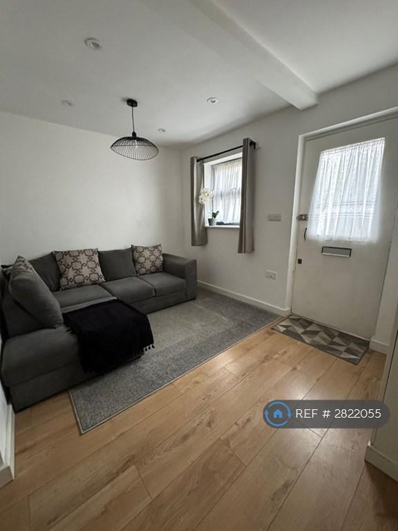 4 bedroom house in Smalley Close, Hackney, N16 (4 bed) (#2822055)