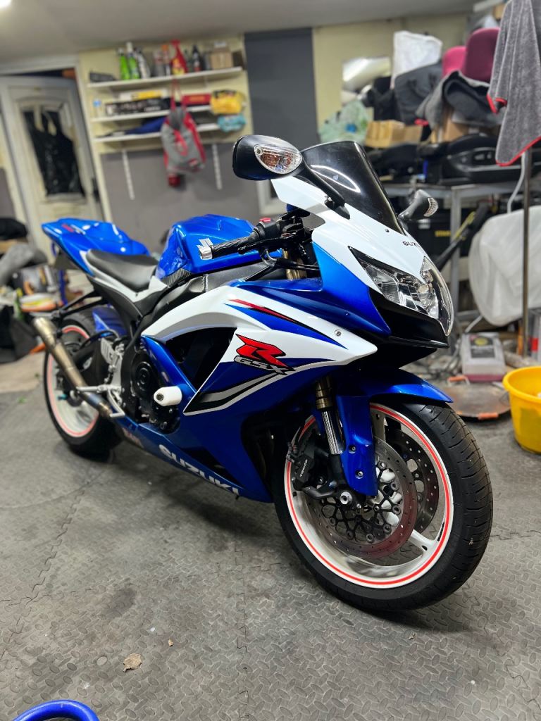 Suzuki GSXR 600 K9 - LOW MILEAGE