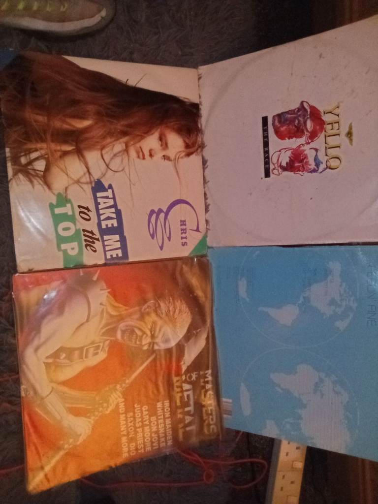 4x vinyl good condition 