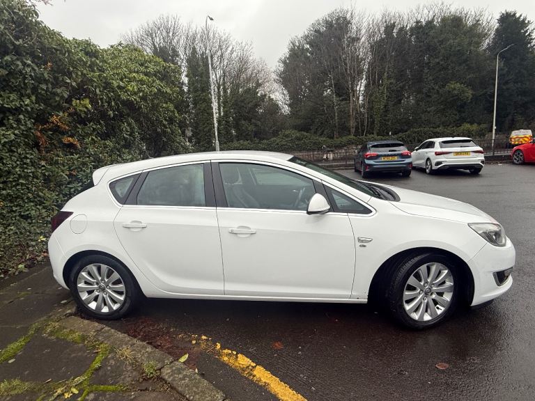 Vauxhall, ASTRA, Hatchback, 2014, Manual, 1956 (cc), 5 doors