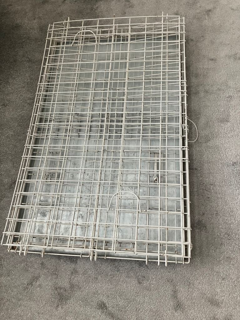 Large Dog Crate approx size 110x70x70cm (13 when folded) - 44x27x27ins (5 when folded)