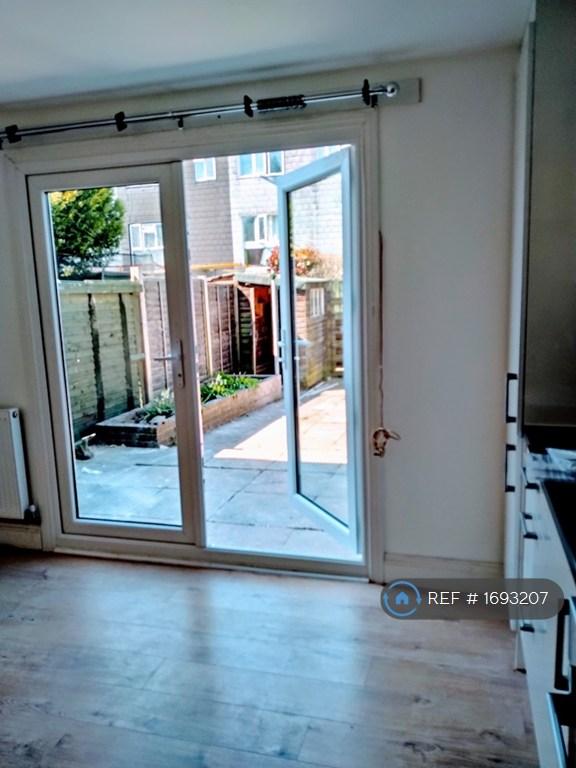 3 bedroom house in Greatfields Drive, Uxbridge, UB8 (3 bed) (#1693207)