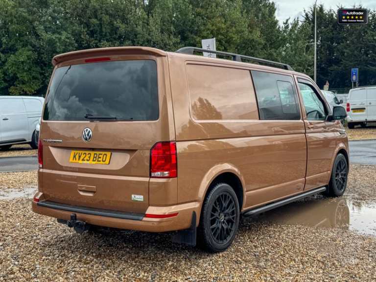 2023 Volkswagen Transporter Crew Cab LWB L2H1 T32 Tdi Kombi Highline Air Con Cam EURO 6 NO VAT Cr...