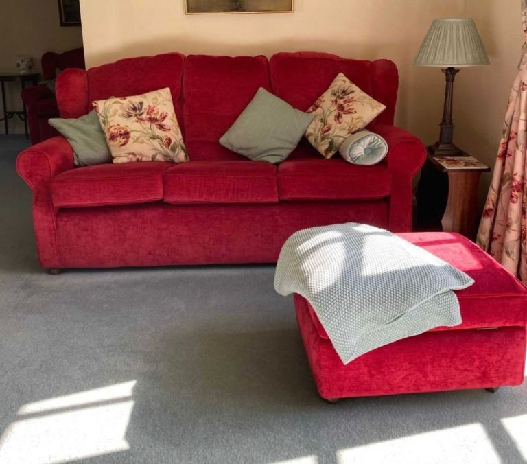 Chesterfield 3 Seater Sofa & Footstool 