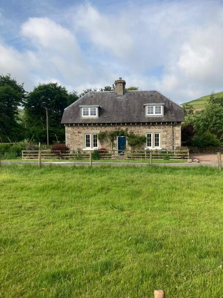 2/3 bedroom cottage