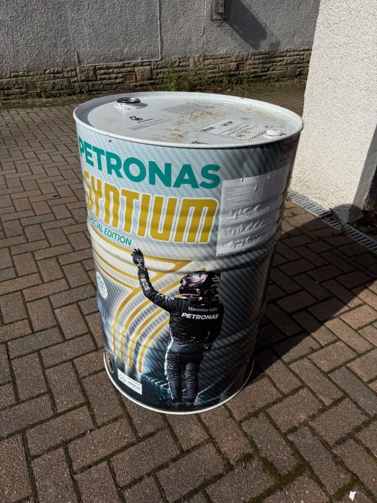 Lewis Hamilton 7th Special Addition Oil Drum Petronas AMG Mercedes F1 Formula 1