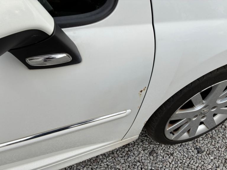 Peugeot, 207, Hatchback, 2011, Manual, 1560 (cc), 5 doors