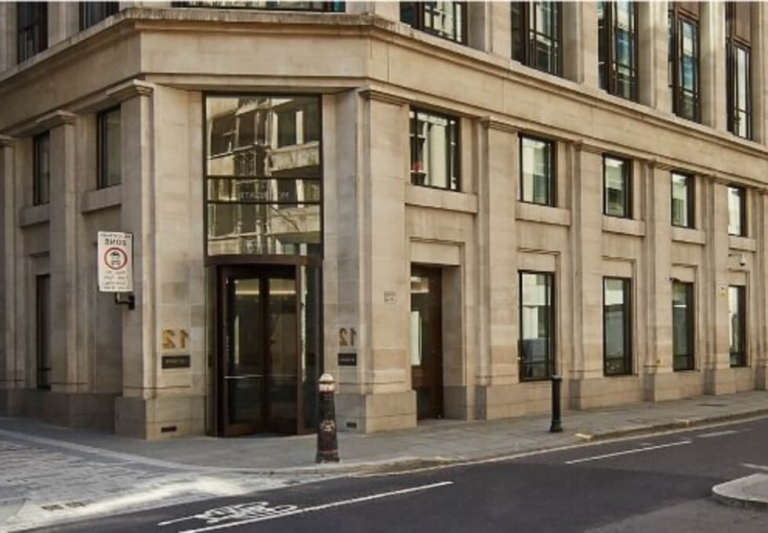 Moorgate Serviced Office - 75 Desks - Rent Flexible Furnished Space in EC2R