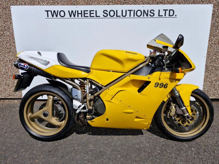 Ducati 996 in super example 