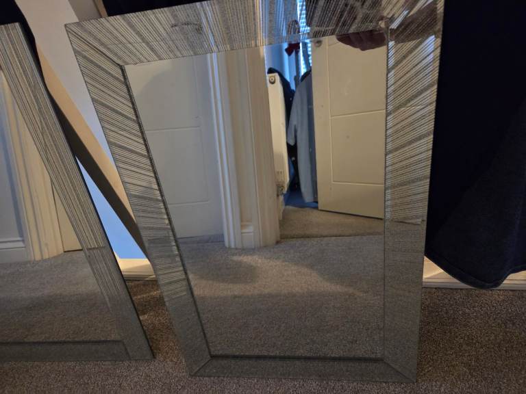 2 Mirrors 40x6ocm each