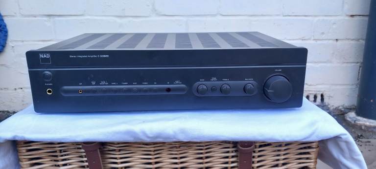 NAD C325BEE Stereo Integrated Amplifier