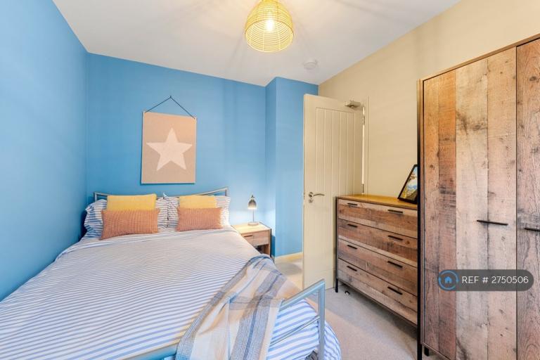 1 bedroom in Weyside Gardens, Guildford, GU1 (#2750506)