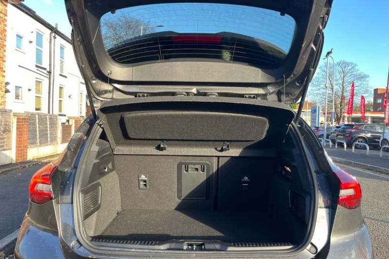 2024 Ford Focus ST-LINE X | Heated Seats/Wheel | B+O Audio | Sync 4 Touchscreen Navigation  Hatch...