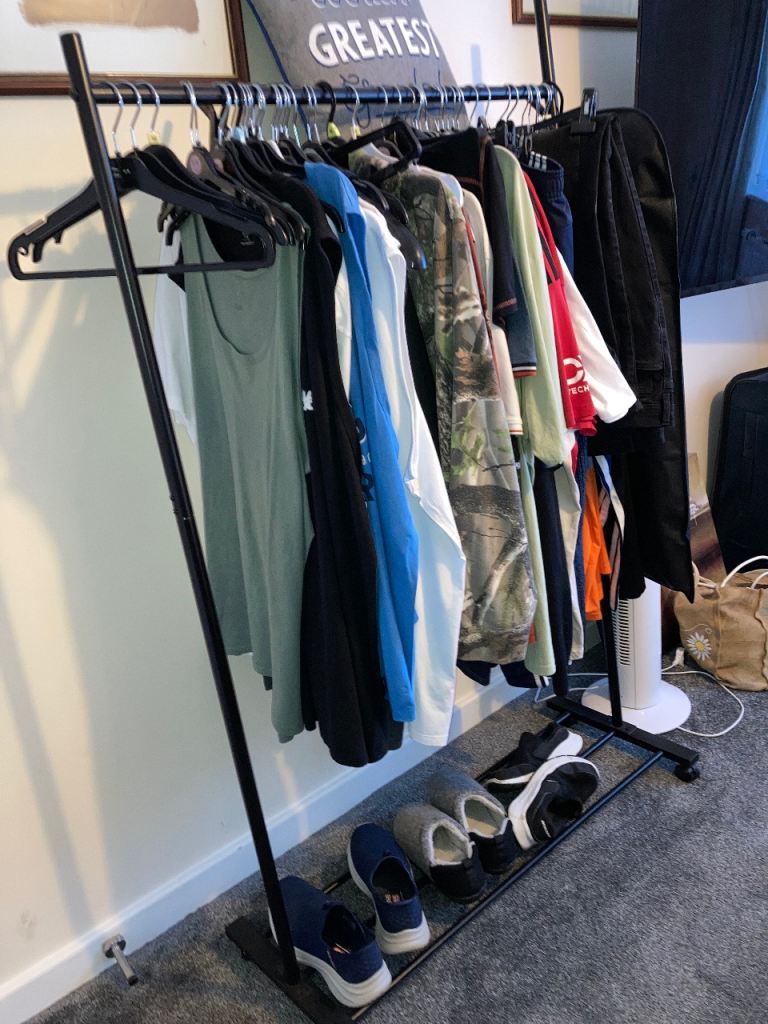 Clothes rail