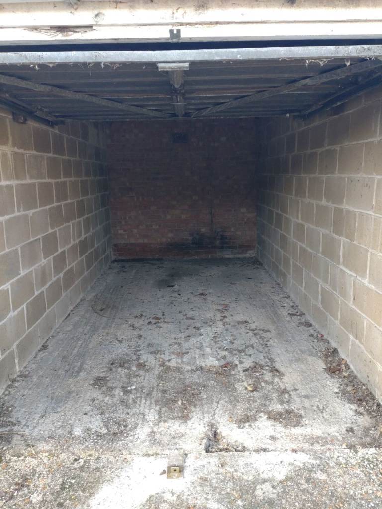 Garage storage to let in residential area of North Cambridge