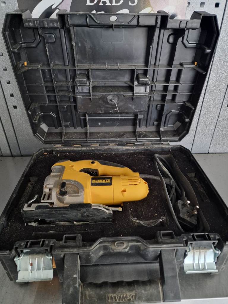 Dewalt jigsaw 240v DE331KT